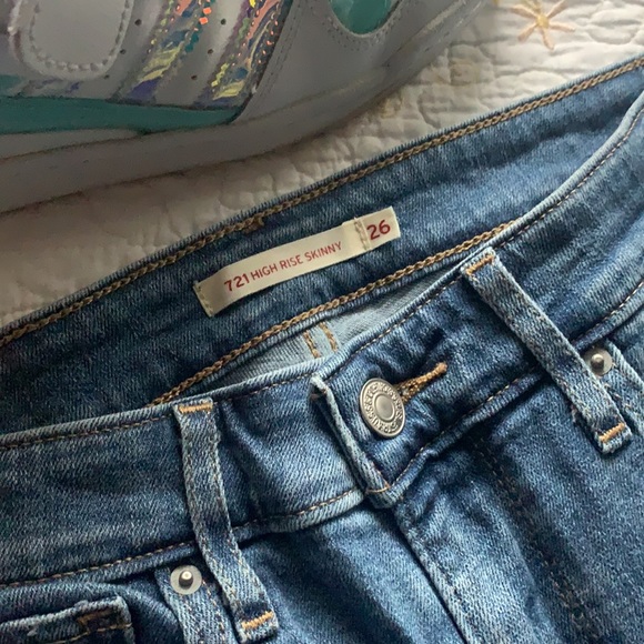 Like New Women’s Levi’s 721 Ankle Jeans size 26 High Rise Skinny - Picture 4 of 9